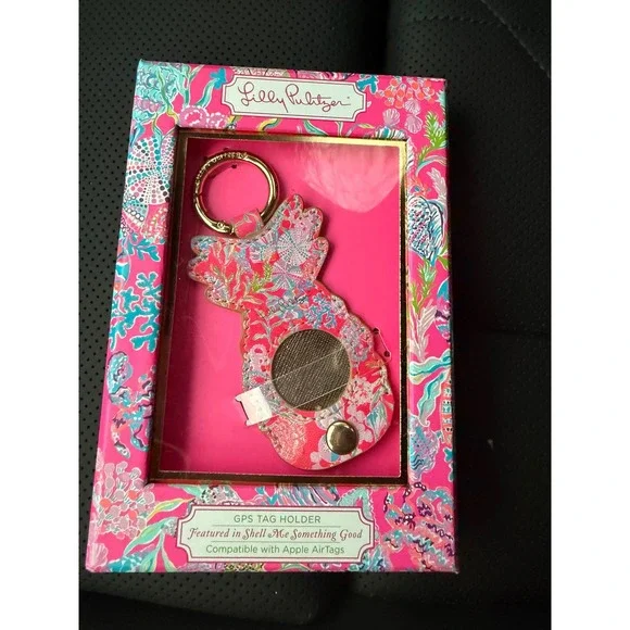Lilly Pulitzer Shell Me Something Good Pineapple Apple AirTag GPS Tag Holder NEW - Picture 3 of 5